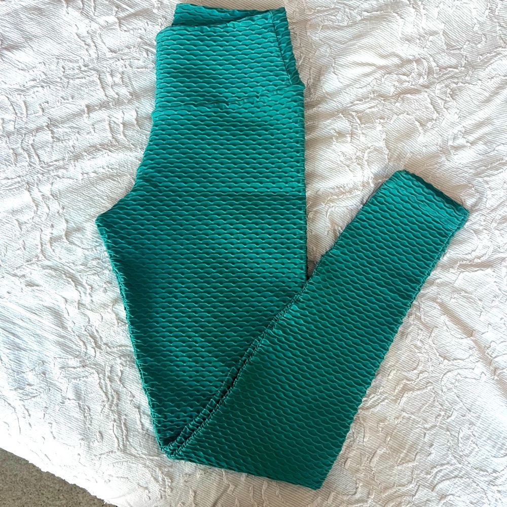 Booty by Brabants full length mint croco skin OSFM leggings